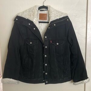 Levi’s faux shearling black denim jacket size small